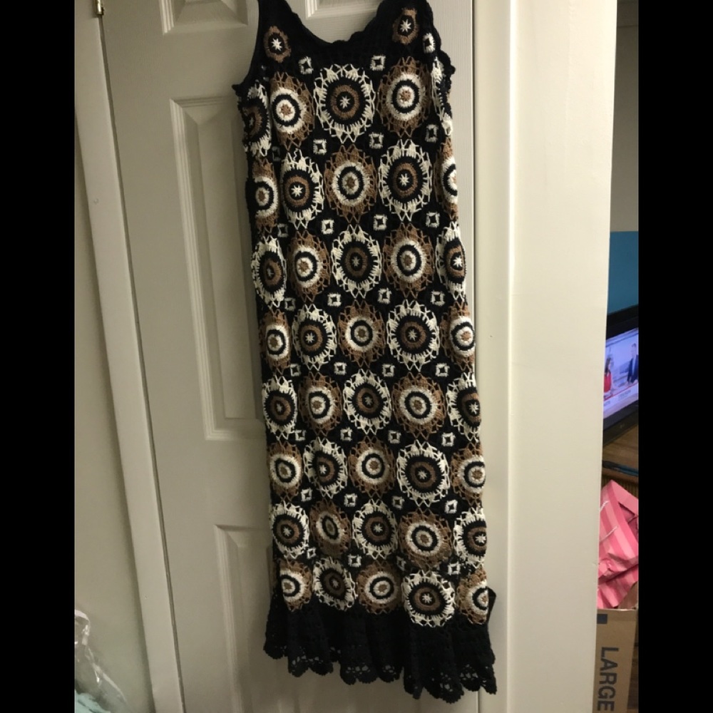 Black multi -colored crochet